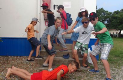 groupe enfant seignosse bord océan